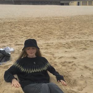 Meet your Posher, Amelia